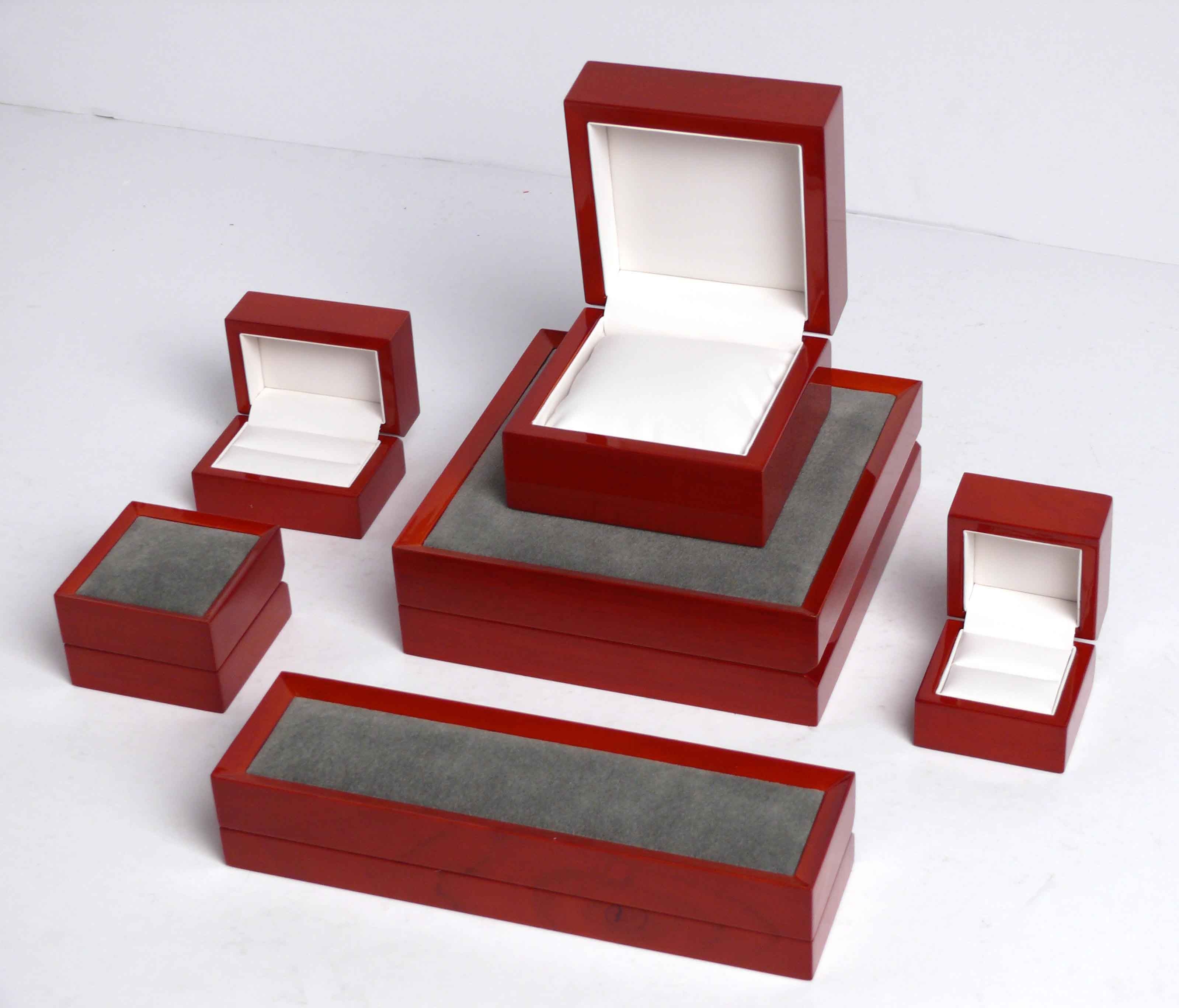 KV02010 Floating Frame